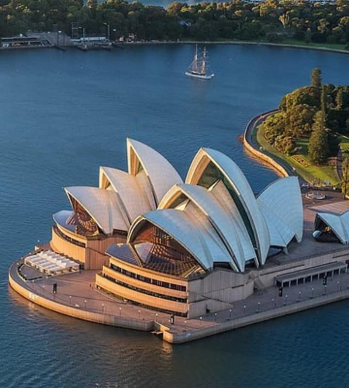 Melbourne to Sydney flights